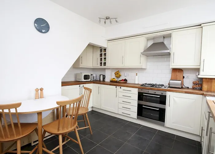 Sunny Victorian 2Br Townhouse Oxford Pass The Keys