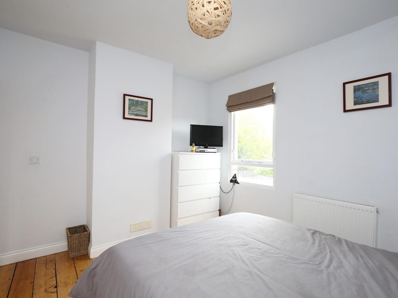 Sunny Victorian 2br Townhouse Pass The Keys *
