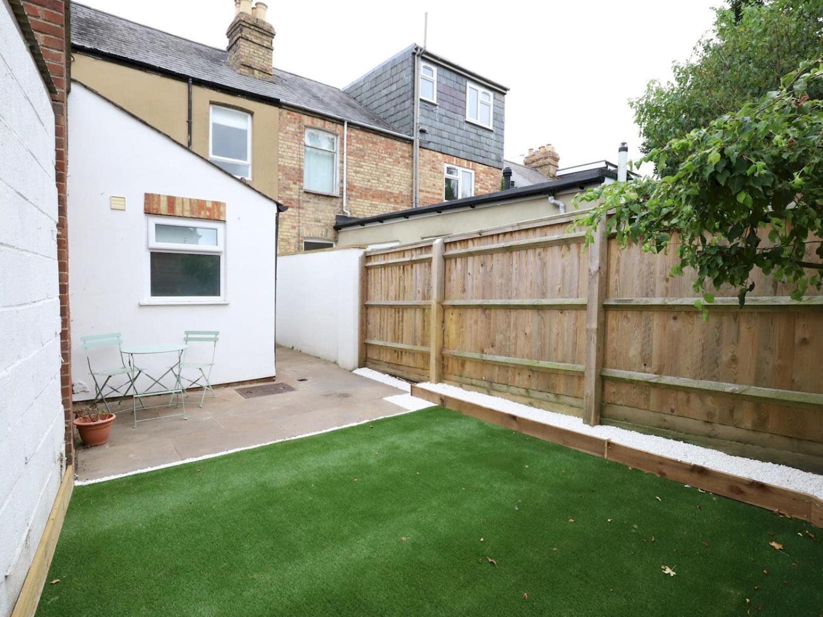 Sunny Victorian 2br Townhouse Pass The Keys