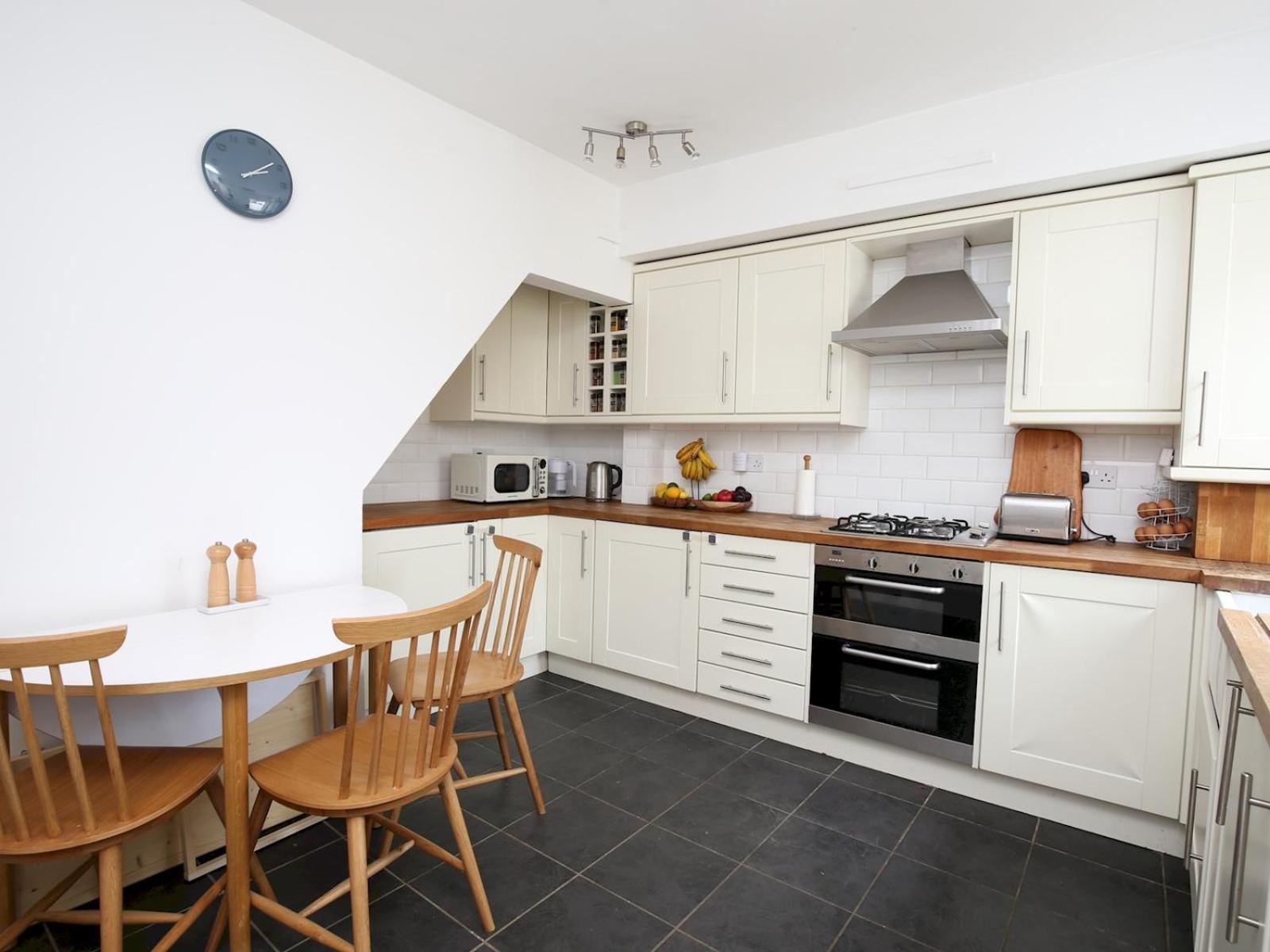 Sunny Victorian 2br Townhouse Pass The Keys Holiday home *